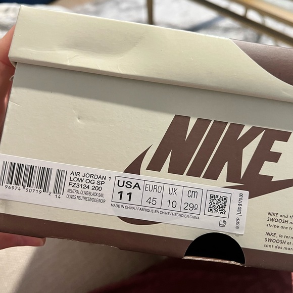 2023 Travis Scott x Air Jordan 1 Low Golf 'Neutral Olive' - Picture 3 of 4